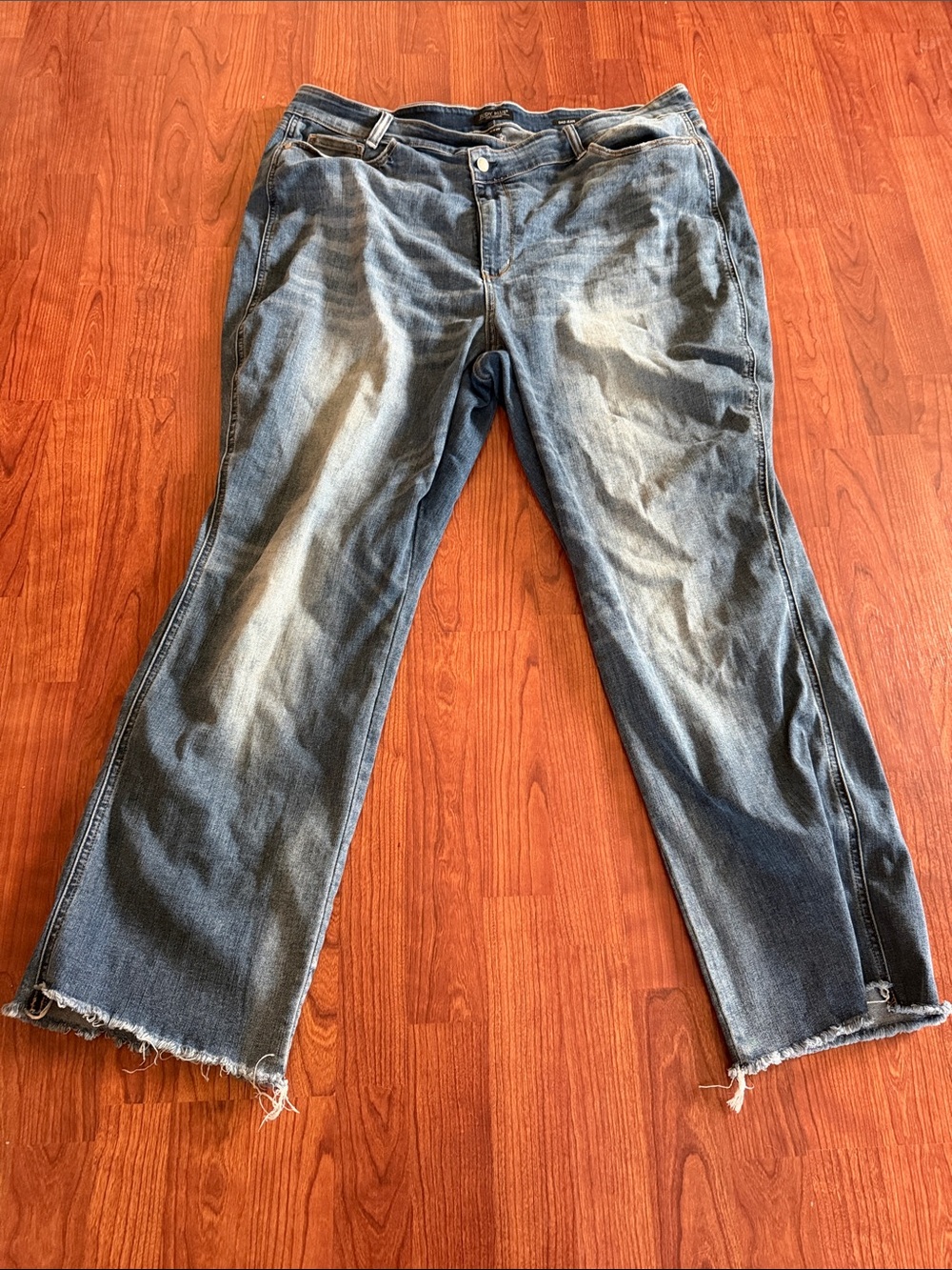 Judy Blue Distressed Dad Jeans in Washed Blue size 24W